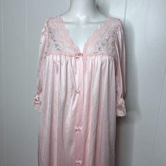 Vanity Fair Other - Vanity Fair S vintage pink nightgown